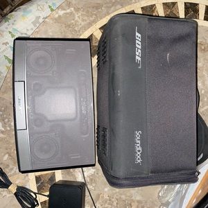 Bose portable soundock with battery and case works great